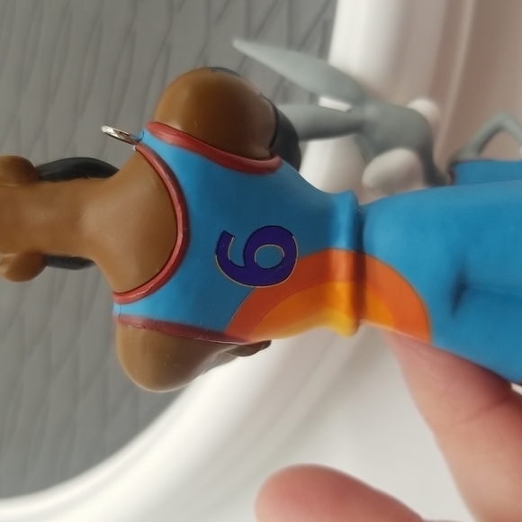 Hallmark Keepsake Ornament Space Jam Lebron James & Bugs Bunny Christmas 2021 - Picture 10 of 11